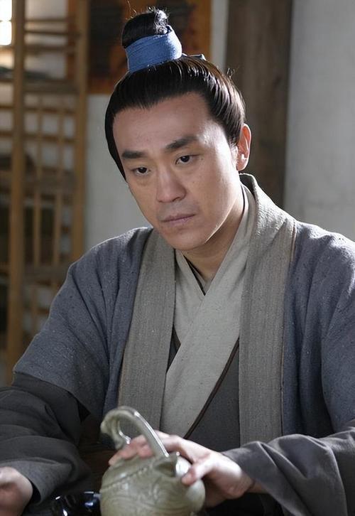 演员何冰的老婆